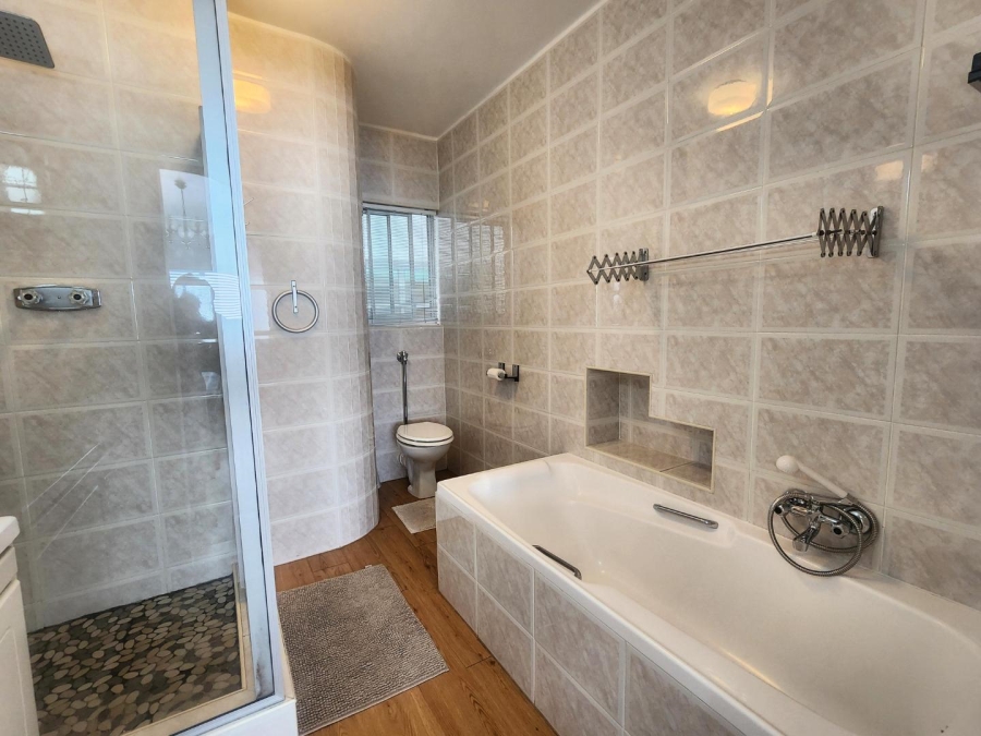 To Let 1 Bedroom Property for Rent in Sea Point Western Cape
